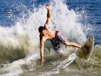 FB体育娱乐-福克斯节奏完全掌控，F1街道赛之夜的唯一性法则