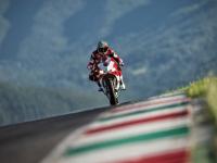 FB体育在线-赛道与球场，F1街道赛之夜，莫兰特末节接管比赛