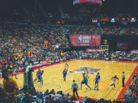 FB体育-赛道之外，当尼克斯绝杀开拓者成为F1年度争冠的意外注脚