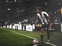 FB体育在线-洛杉矶快船总决赛首战狂胜骑士，攻防碾压，冠军相初显