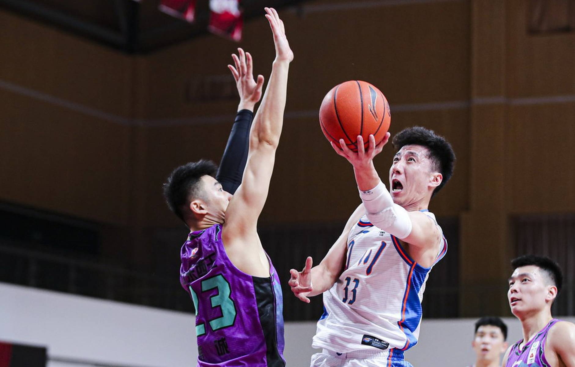 四川男篮战无不胜，豪取六连胜