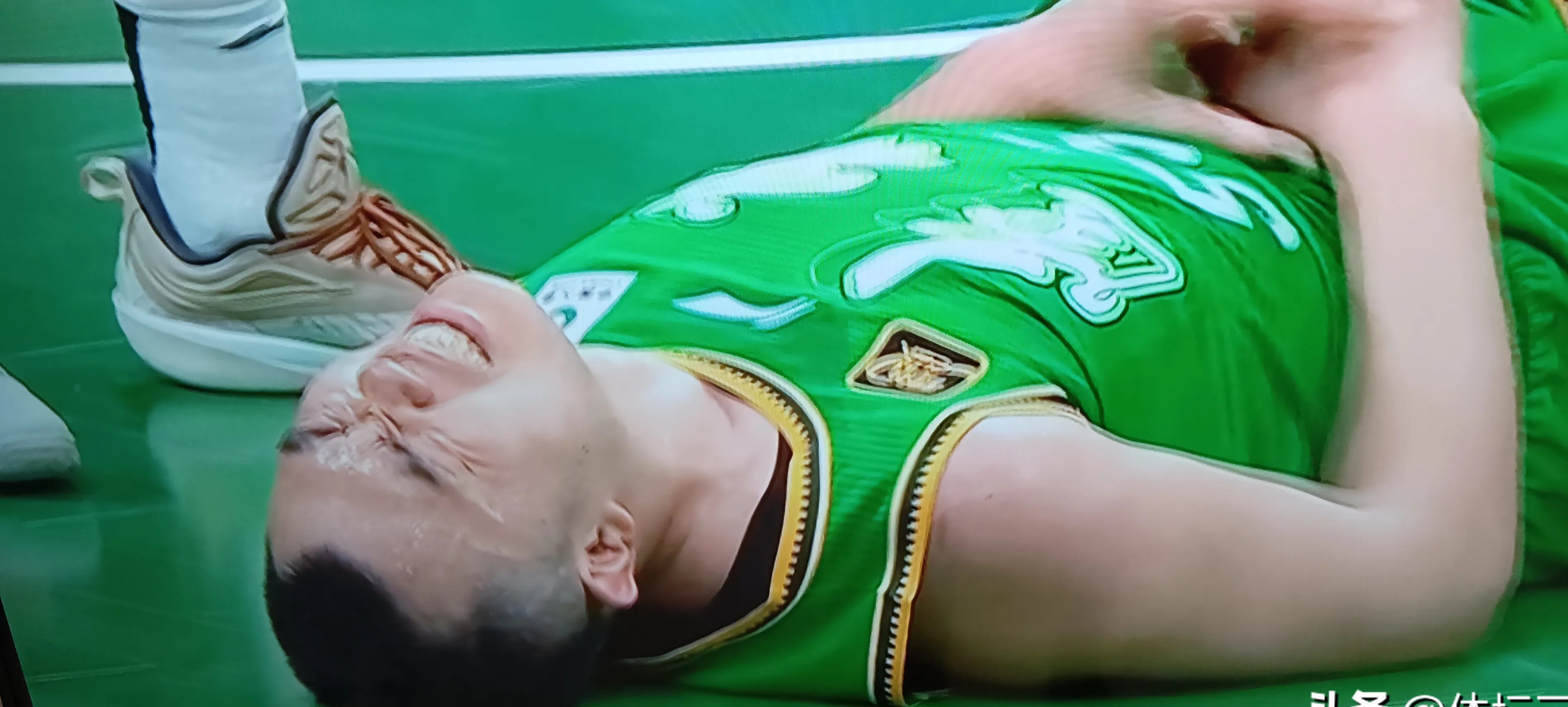 辽宁男篮惨败，外援表现黯淡，需重整旗鼓