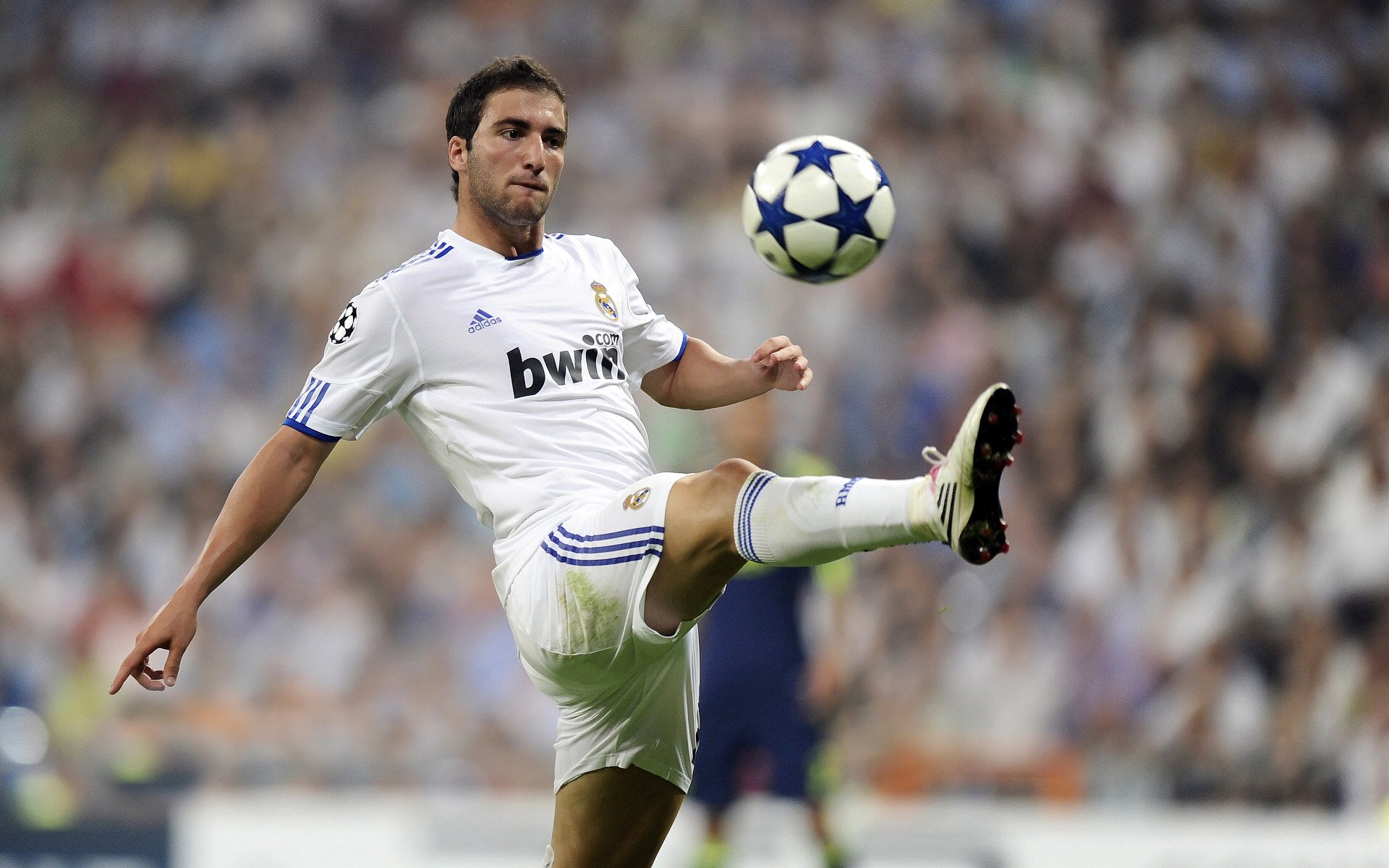 巴雷拉的救赎之战，乌克兰对阵多特蒙德背后的足球哲学