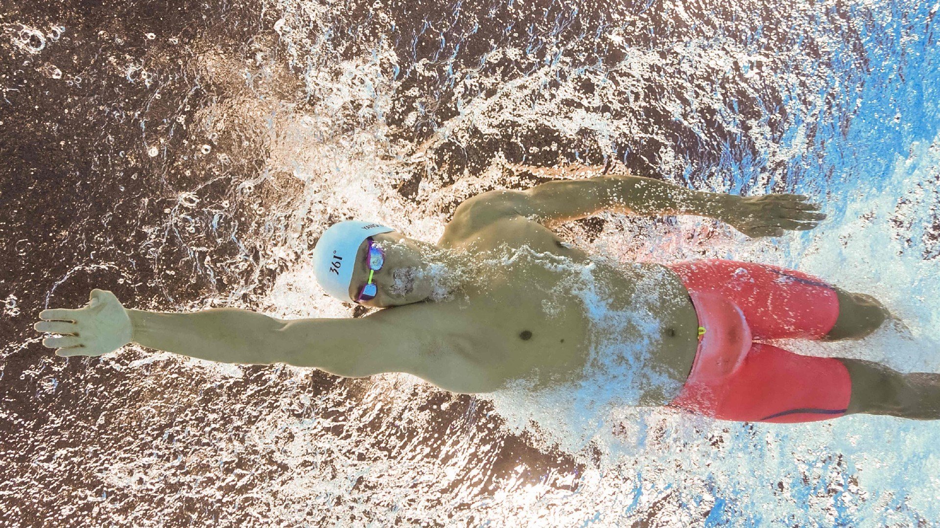 绿茵场与硬木地板的交响，当英格兰淘汰阿根廷，NBA总决赛正酣