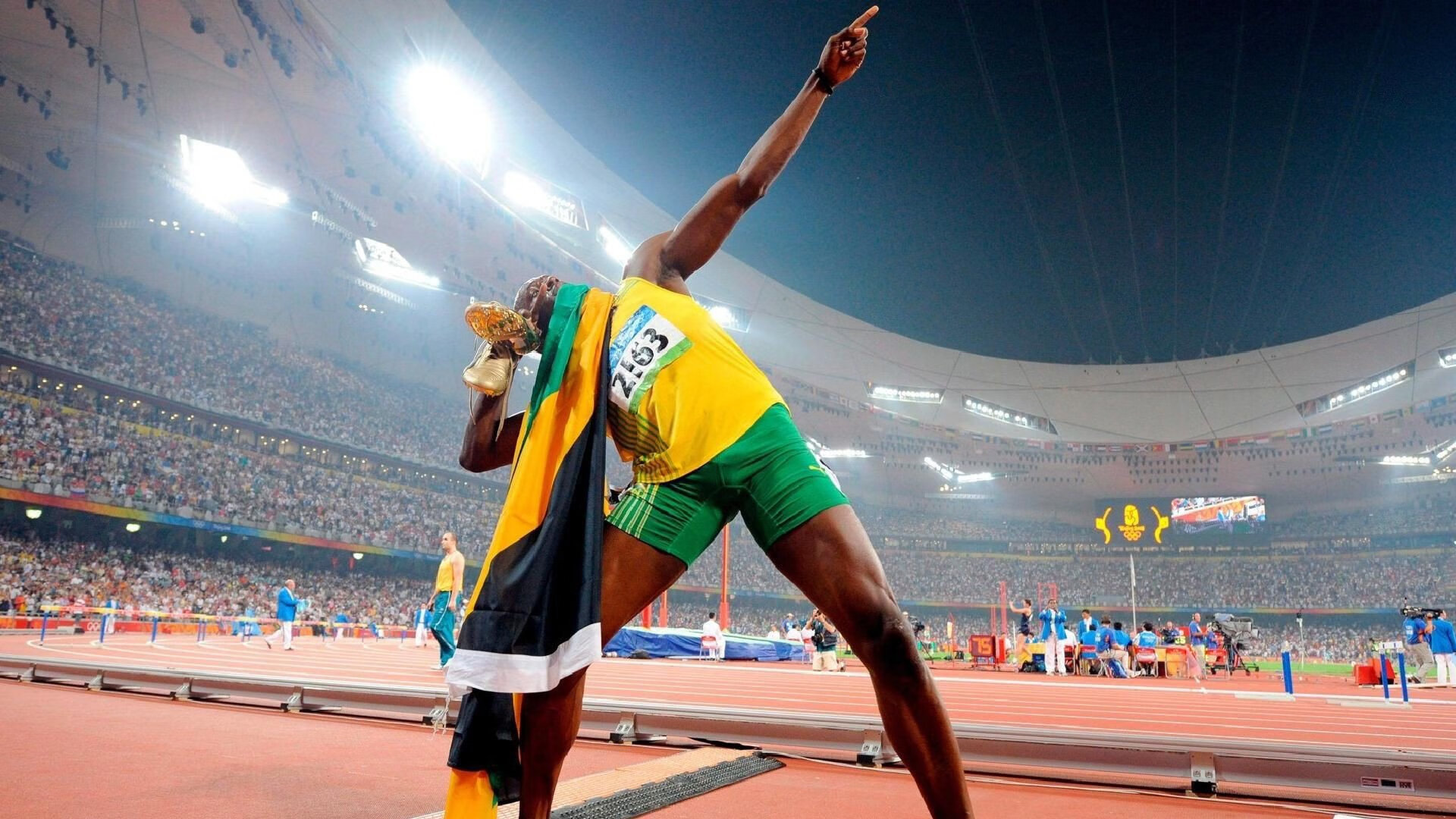 李刚仁贡献制胜表现，葡萄牙新星闪耀欧冠舞台，助球队绝杀曼城